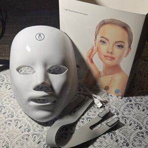 7-Color Facial Mask, Rechargeable Light Mask for Face Beauty Instrument